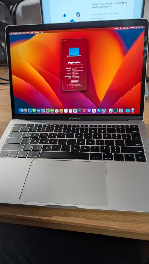 MINT 2017 MacBook Pro Intel i5 512GB SSD 8GB RAM New Battery