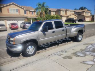 2006 Chevy Dually 3500 LT Package