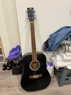 Rogue Acoustic Guitar