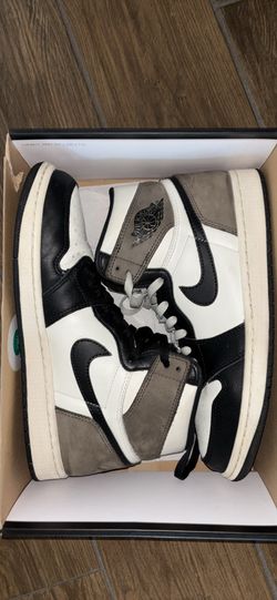 Jordan 1 Retro High - ‘Dark Mocha’ Size 9 Lightly Used