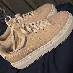 Nike Women’s Shoes (size 8.5)