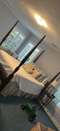 QueenFour Poster Bed