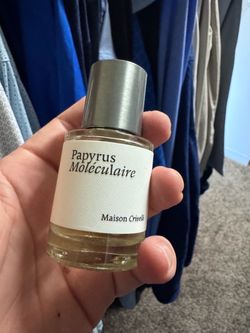 Maison Crivelli Papyrus Moléculaire Perfume