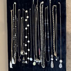 Lot Of 31 Necklaces ~ Gold, Black Chains
