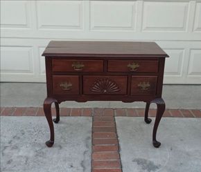 Vintage Queen Anne Style  Lowboy Chest Pre-owned Good condition, please Read The Description.
