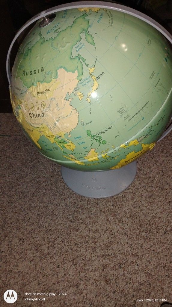 Vintage Globe! Great Condition
