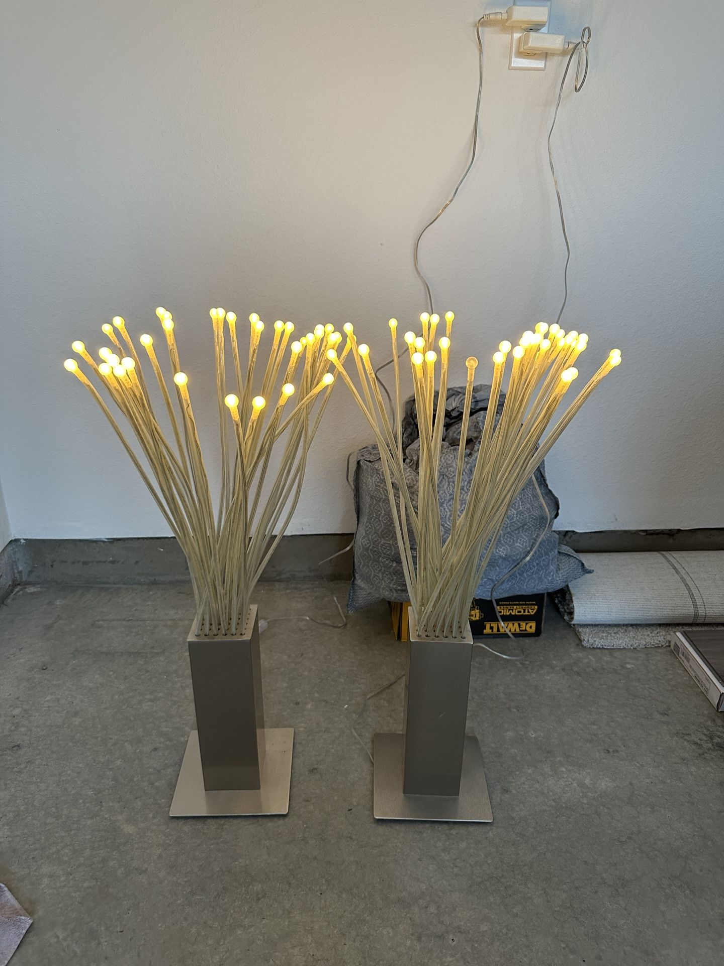 2 Lamps