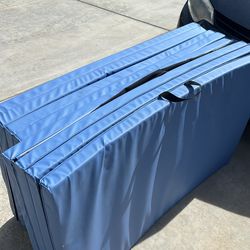 2 Floors mats 4x10 each