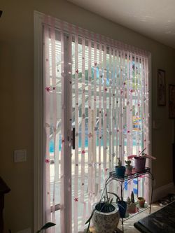 FREE pink streamers with flowers