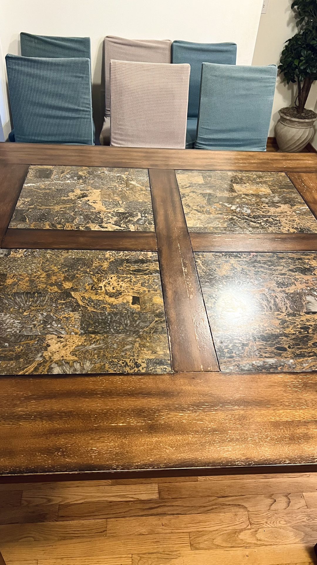 Dining table + FREE Gift + Bonus!!