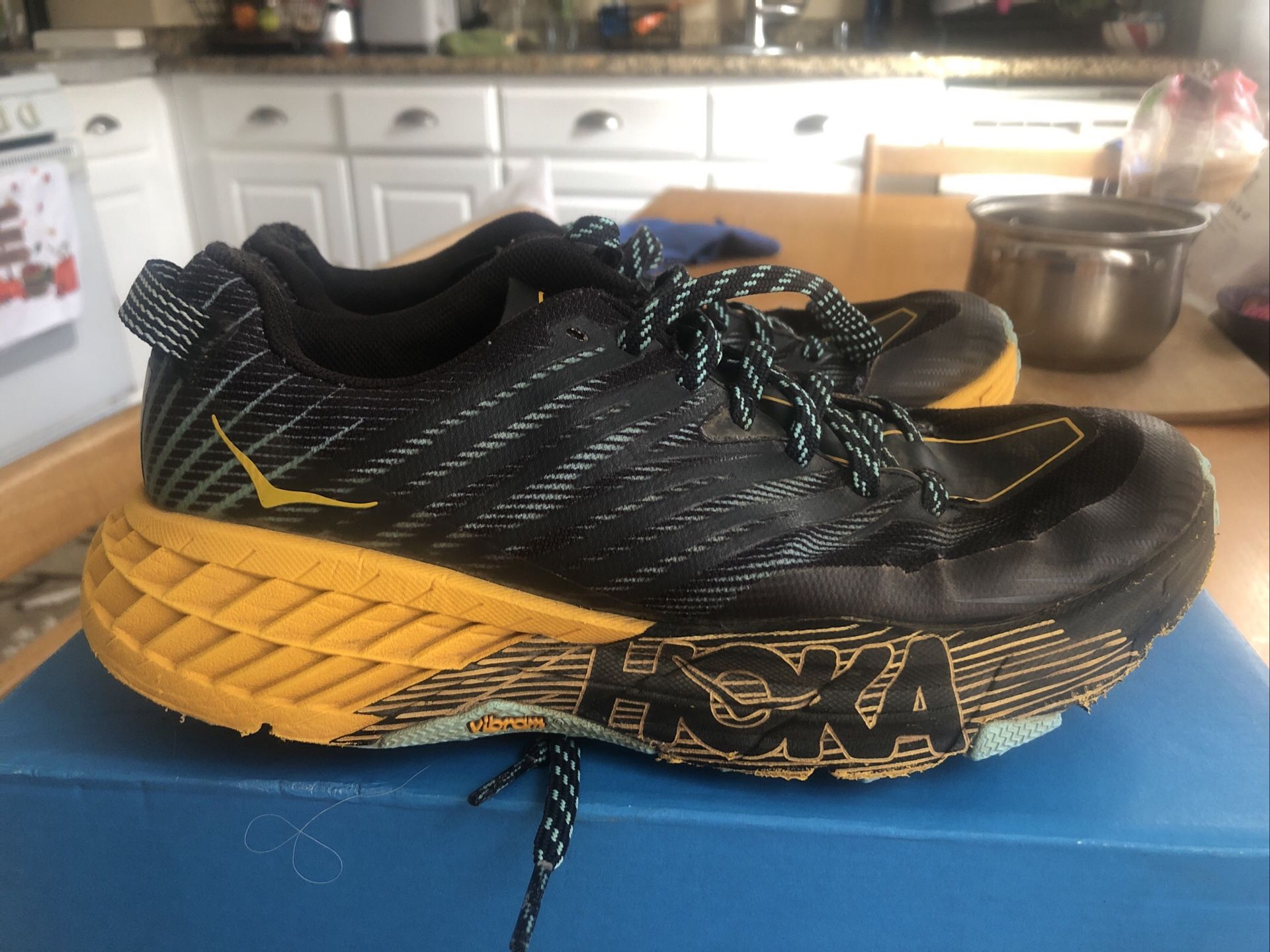 Woman’s Tennis Shoes Size 7 