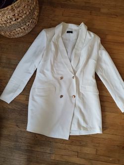 Pretty little thing size 8 /large