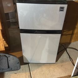 RCA Mini Fridge 