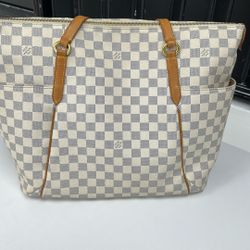 Louis Vuitton Hand Bag