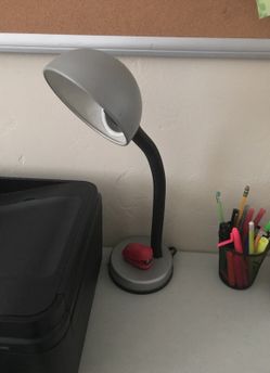 Desk lamp