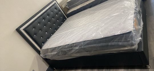 Queen bed frame and matress