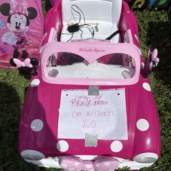 Gently Used Minnie Mouse Car W Charger