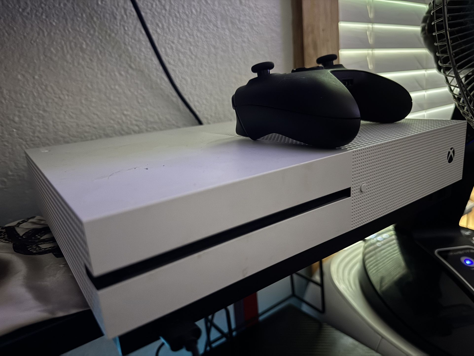 Xbox One S