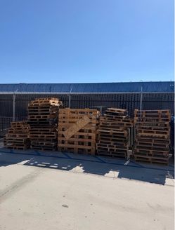 Free wood pallets