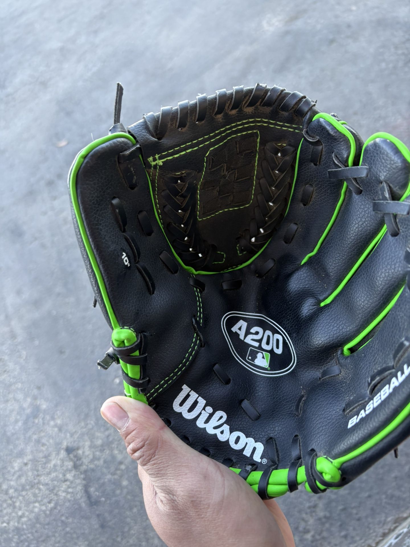 Wilson A200