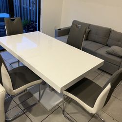 DINING ROOM SET - 5 Pieces - LIMITED STOCK!!!!! 