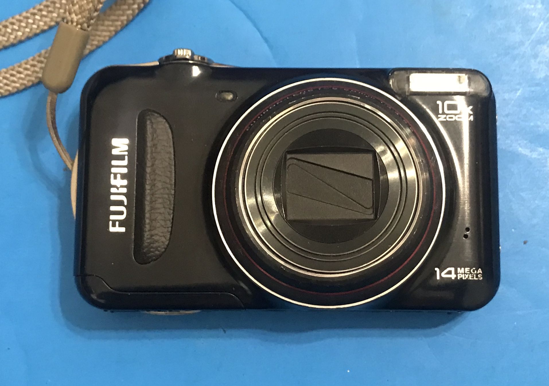 Fujifilm FinePix T310 14.0MP Digital Camera for parts and repair w/ battery