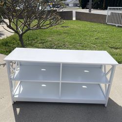 TV Stand / Entertainment Center