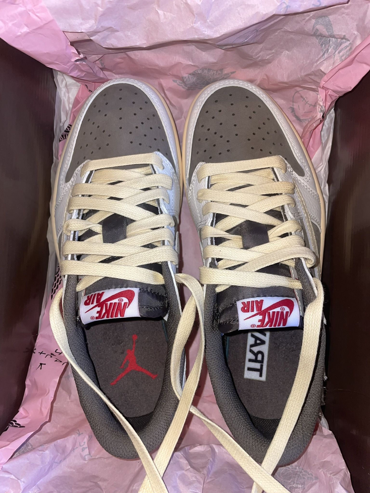 Travis Scott x Air Jordan 1 Low OG Size 5 Y