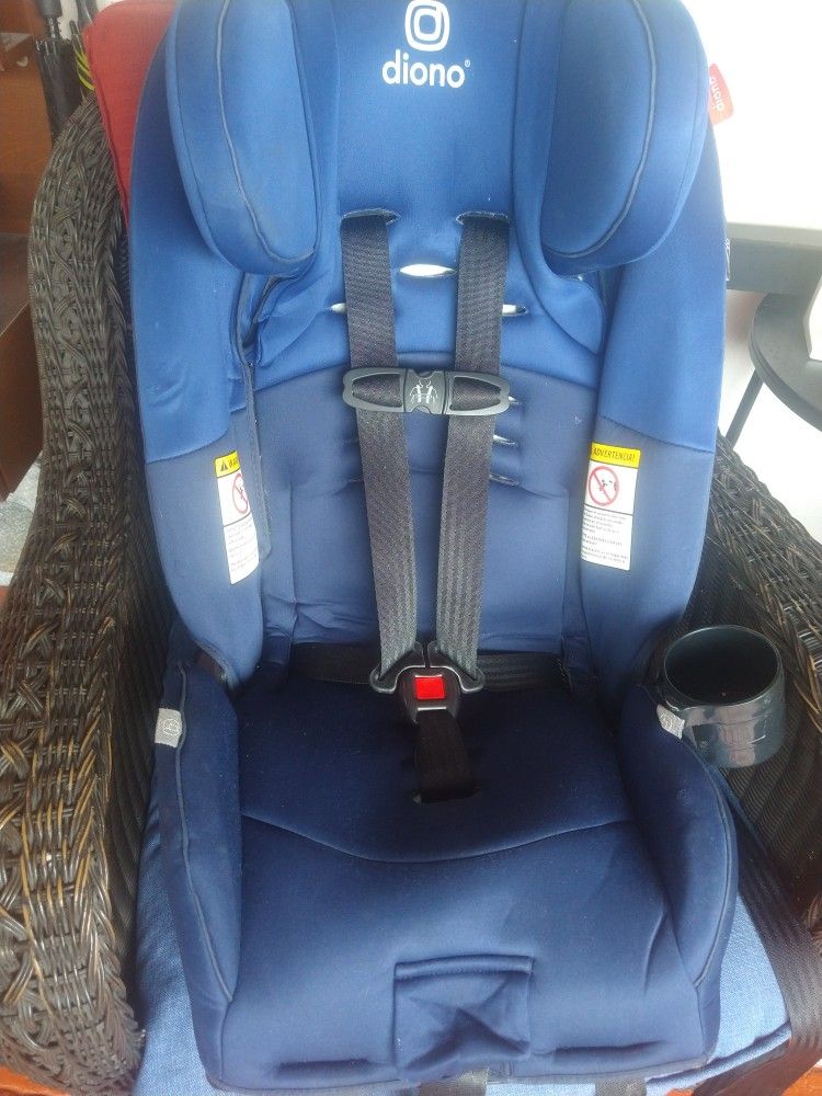 CAR SEAT