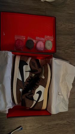 Travis Scott’s Jordan 1s