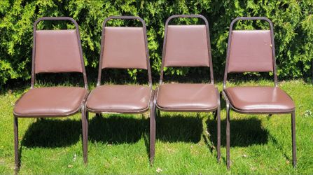 4 stacking chairs