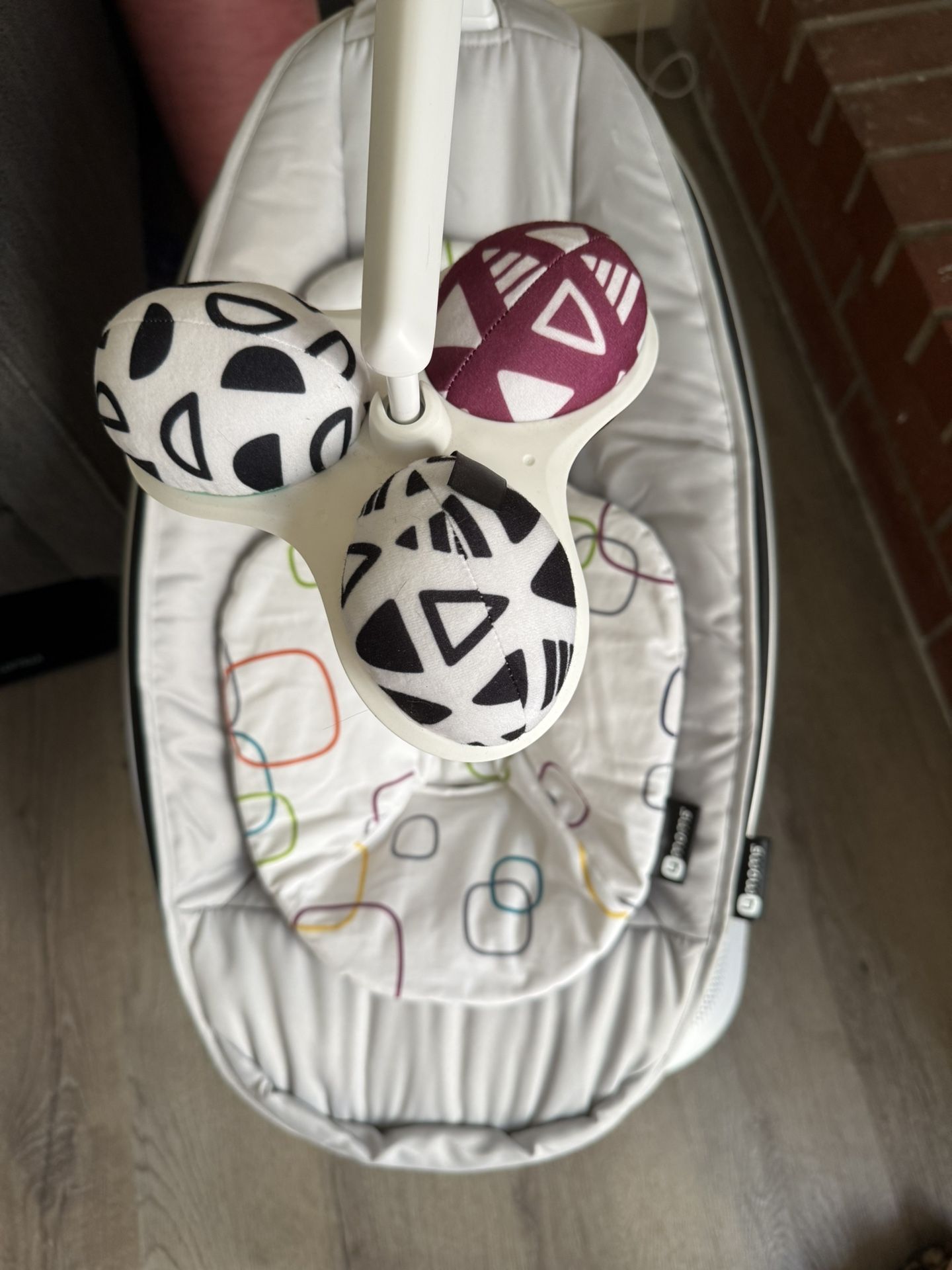 MamaRoo 4Moms Baby swing
