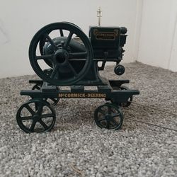 Ertl Die-Cast McCormick-Deering Model M Gasoline Engine Toy
