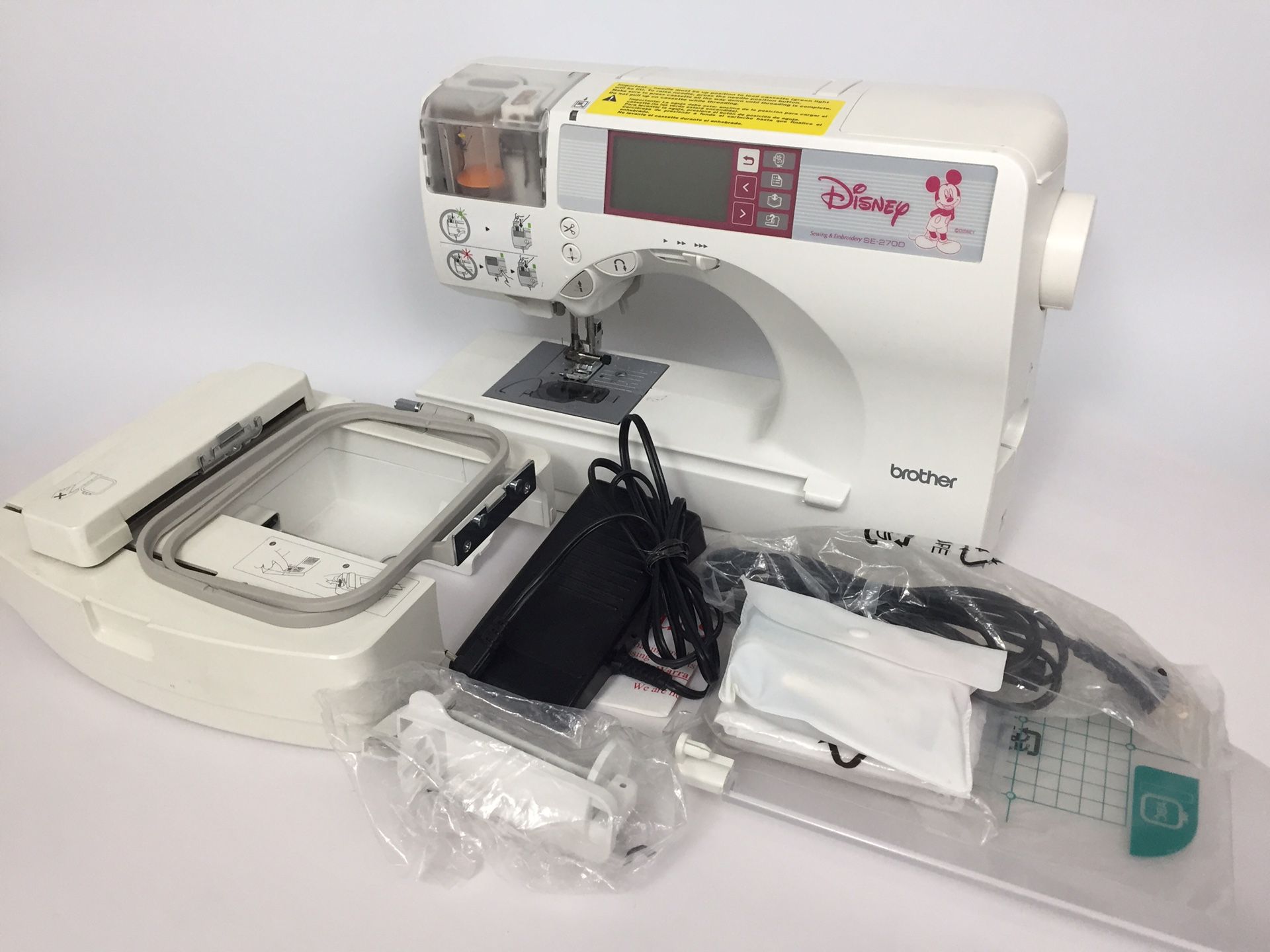 Brother SE-270D Disney embroidery sewing machine full kit