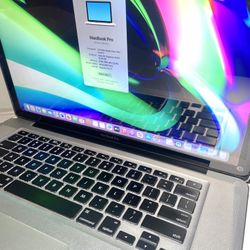 Apple Macbook Pro 15” Laptop - i7 8GB RAM 750 HD  w/ Office &PS