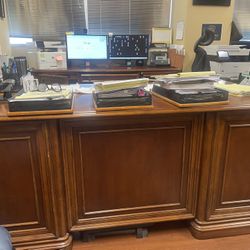 FREE FREE Elegant Desk And Computer Desk