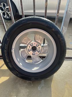 2024 Hyundai Elantra OEM Wheel with Tire – $250