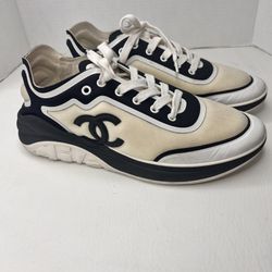 Preowned Chanel Low Top Sneakers Size 41 / 11 