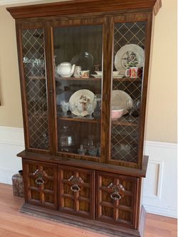 Hedgewood curio cabinet