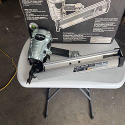 Metabo HPT 3-1/2-in 21 -Degree Pneumatic Roundhead Framing Nailer
