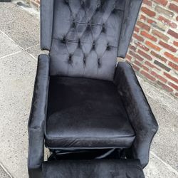 Black Recliner 