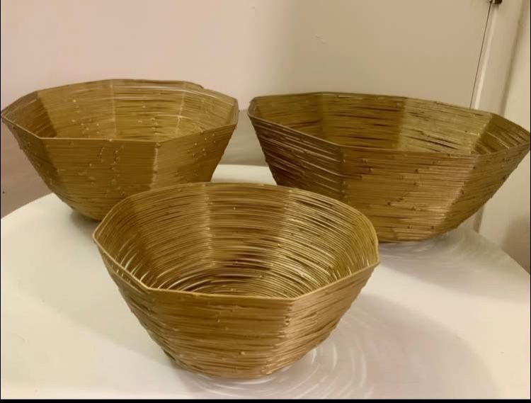 🥇 Golden Nesting Bowl Set (3 pcs) – $45 Cash Only