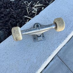 Independente Truck / Bones Wheels 55 / Bones Bearings