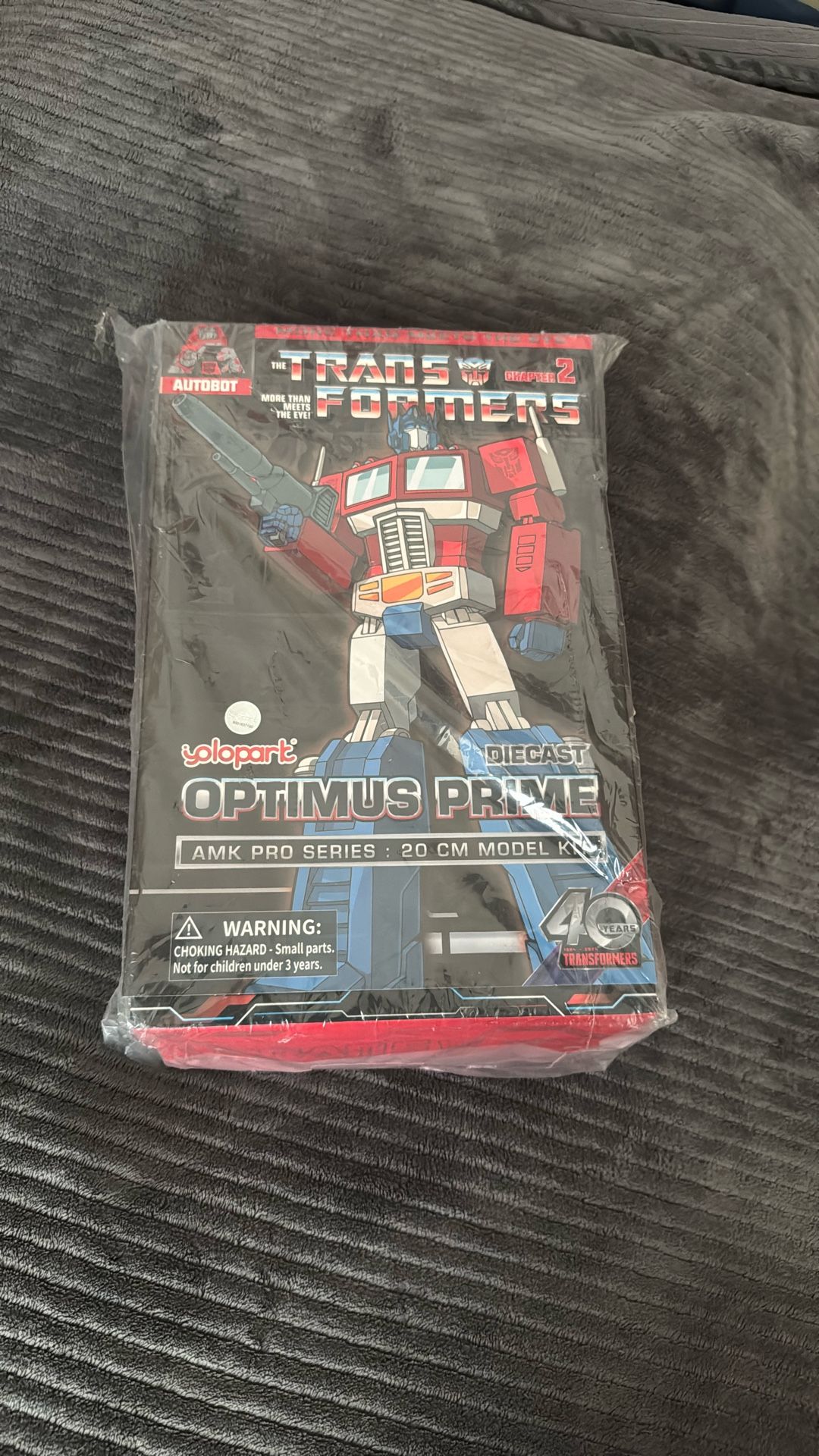 Yolopark Optimus prime AMK Pro Series: 20 Cm model kit