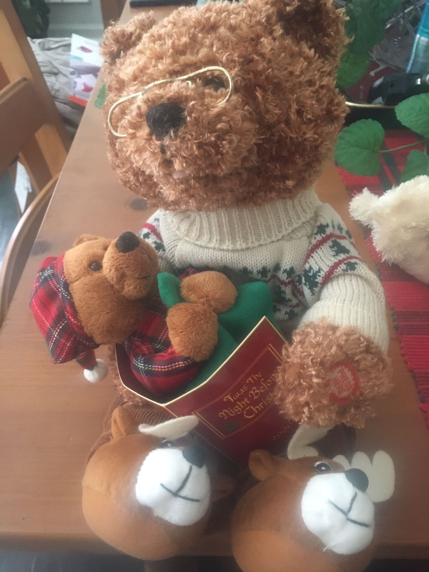 Avon Collectible Bear. Perfect. 