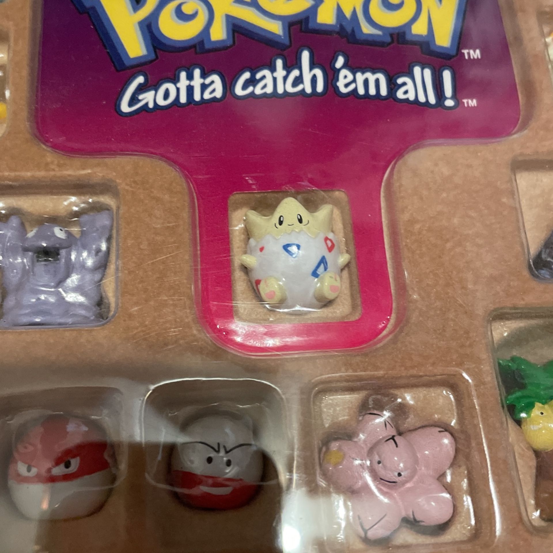 Pokémon Hasbro Mini Figures Display Case Complete