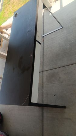 2 Desk Available $10 Each