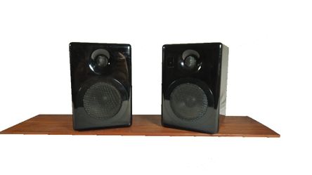 Sierra Sound In Studio 5.0 Speakers and iPod Dock