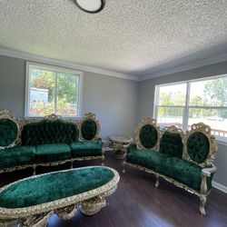 Very beautiful gorgeous Victorian living room set