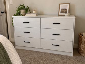 White 6-Drawer Dresser 42 in (new)